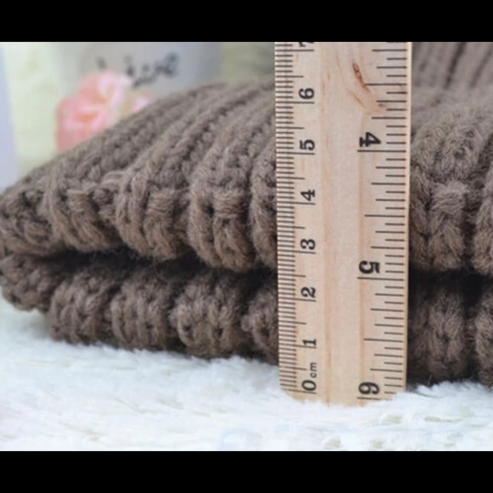Real Fur Pom Beanie - Picture 2 of 2